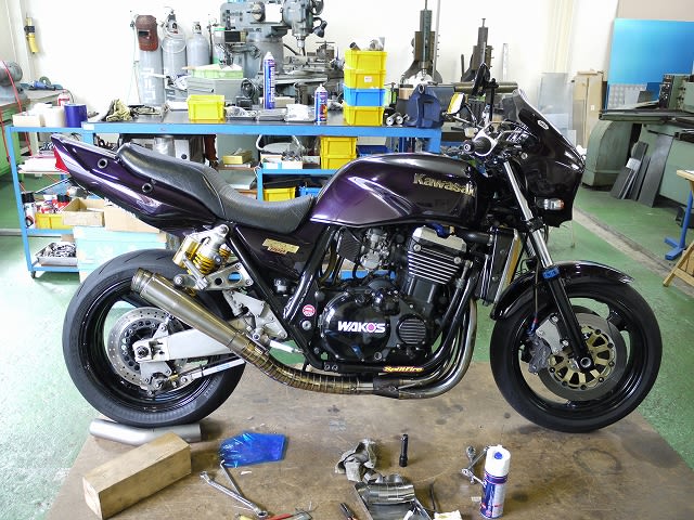 ＺＲＸ１１００、テールパイプの製作。