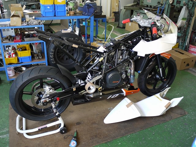 ＫＴＭ６９０ＤＵＫＥの作業、③。