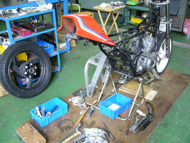 ＲＺ２５０の手直し作業。